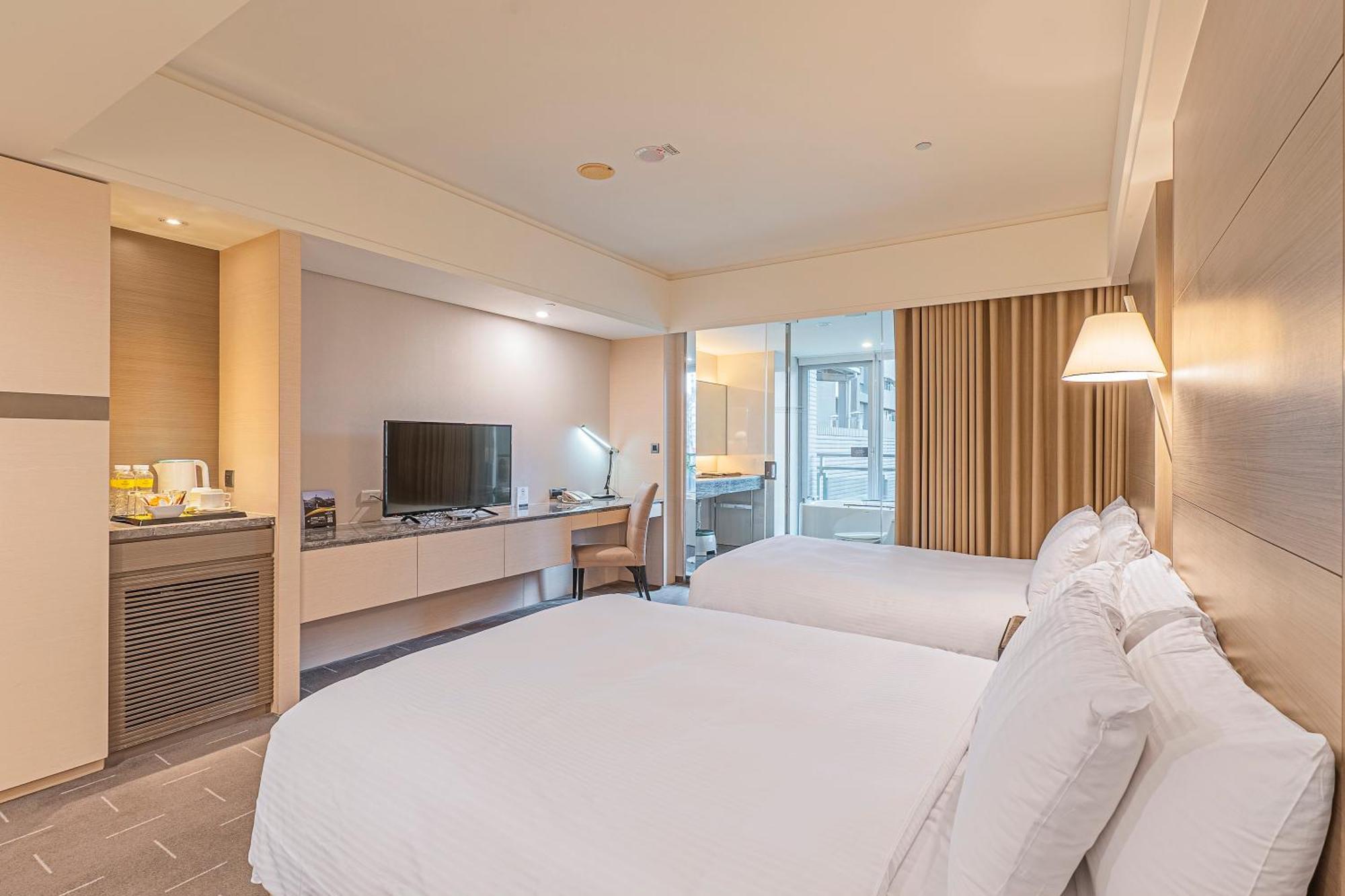 Check Inn Select Taichung Dadun ภายนอก รูปภาพ
